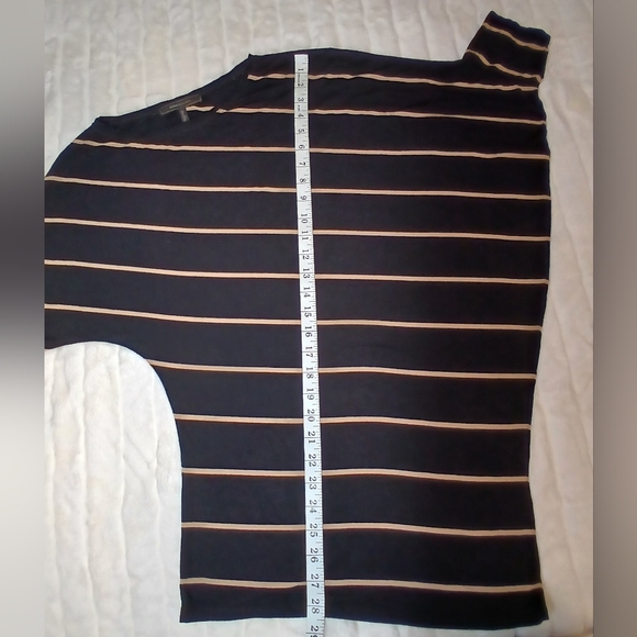 BCBGMAXAZRIA Striped Asymmetrical Dolman Top | Size - XS - Picture 5 of 12